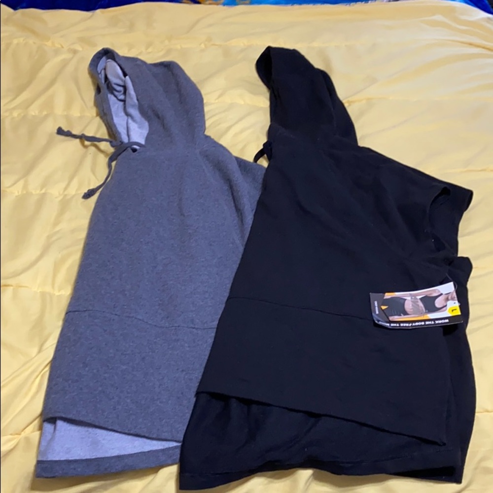 2 Avila crop hoodies size L